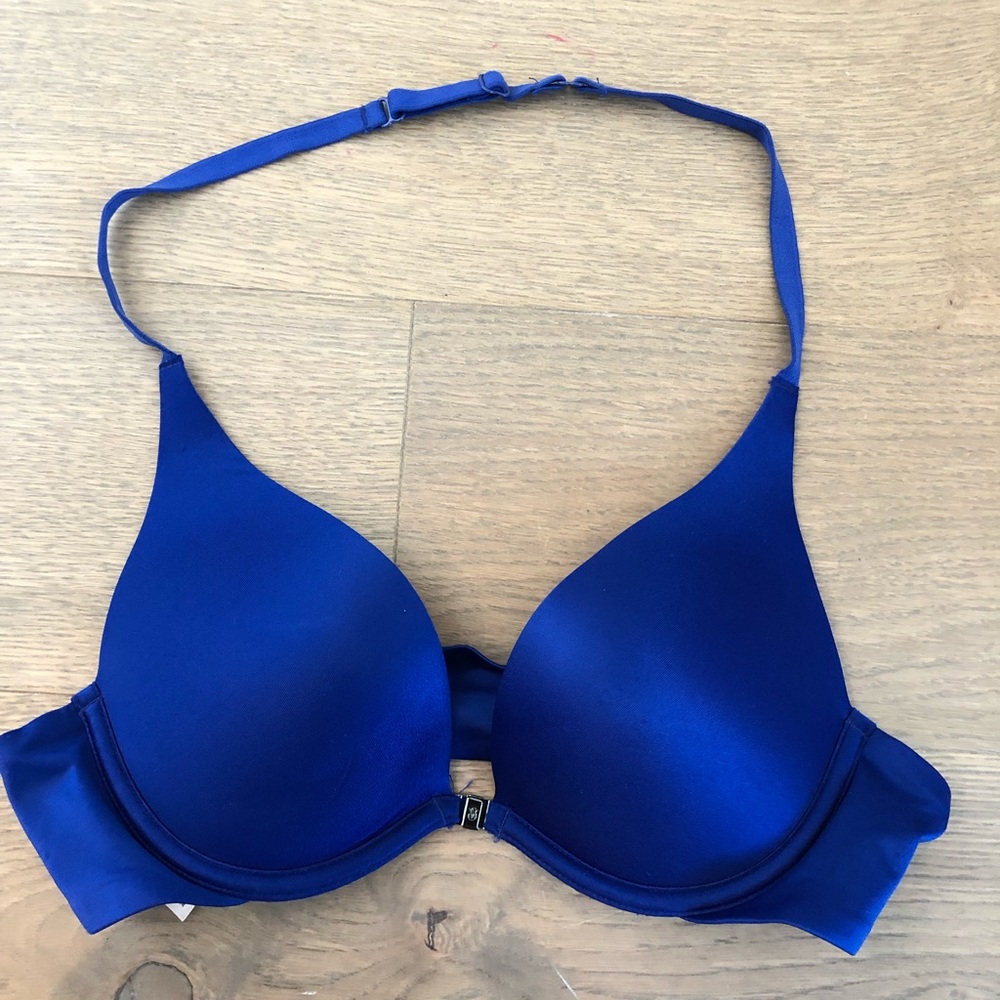 Victoria’s Secret Plunge Halter Push-up Bra